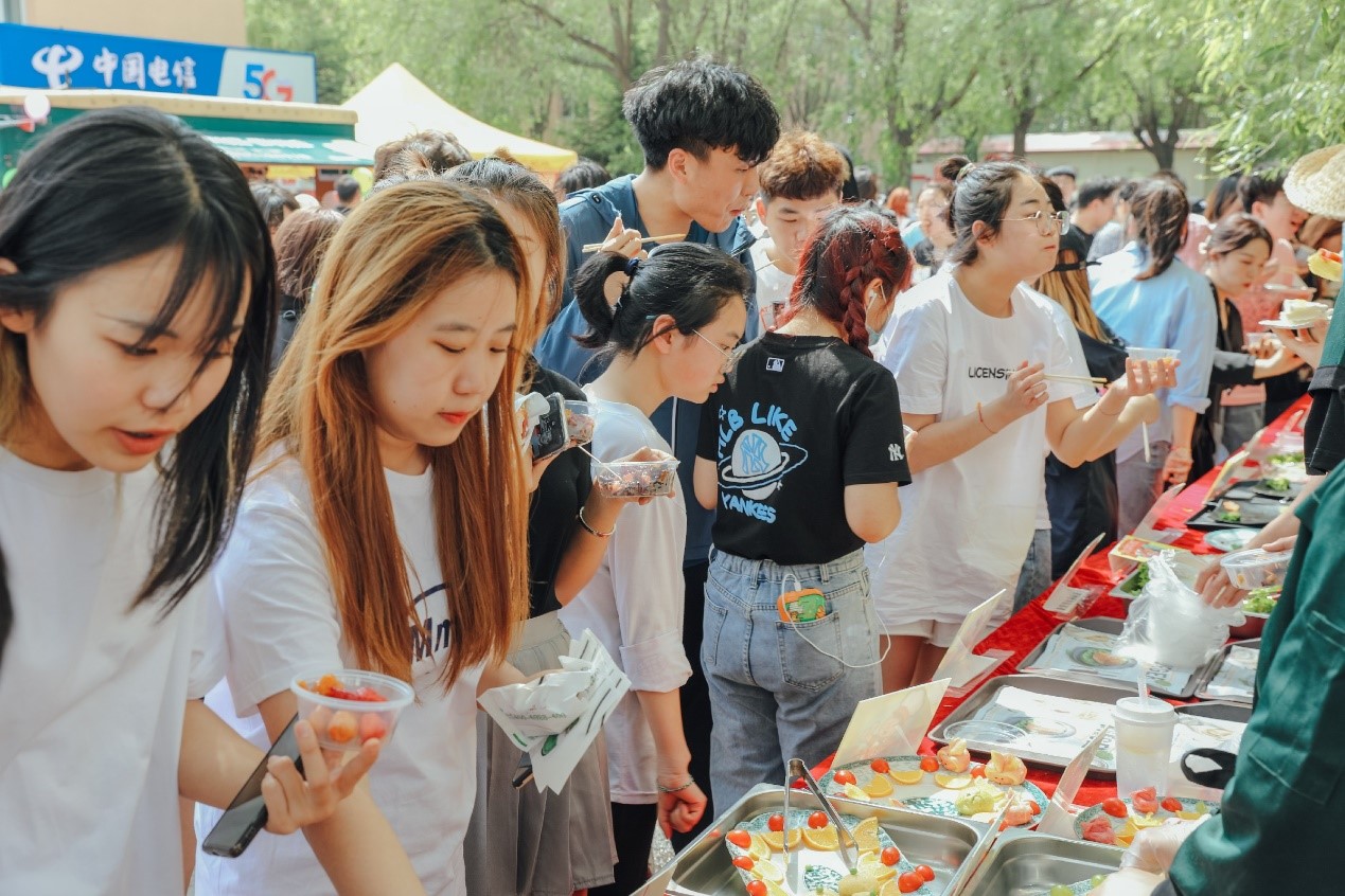 哈尔滨广厦学院 食别广厦·回味青春 毕业季美食节盛大开幕